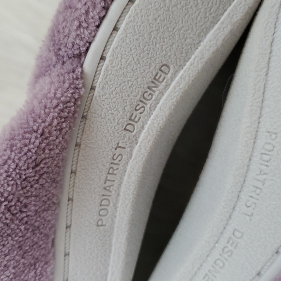 Vionic Podiatrist Designed slippers purple women size 9 - Picture 4 of 6